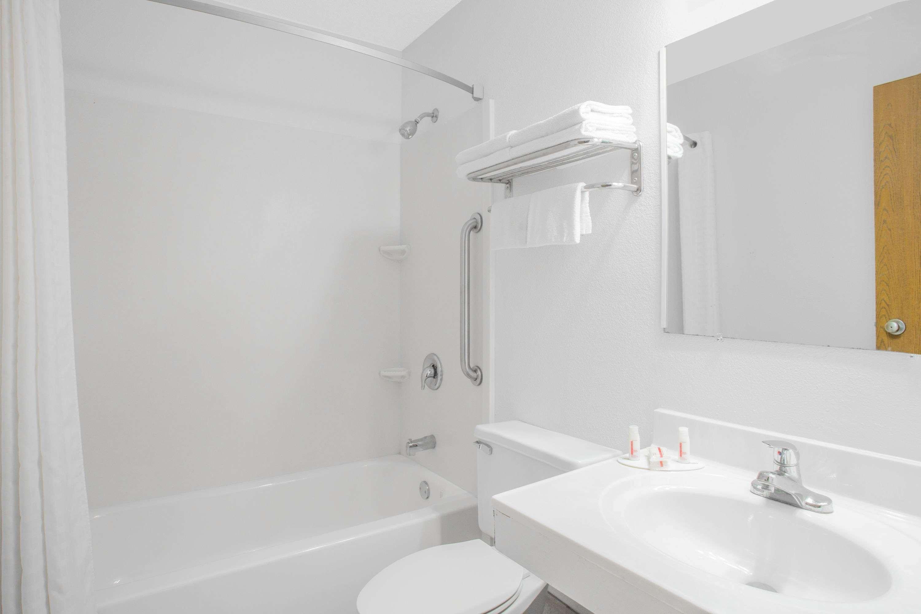 Hotel Super 8 By Wyndham Va 3*